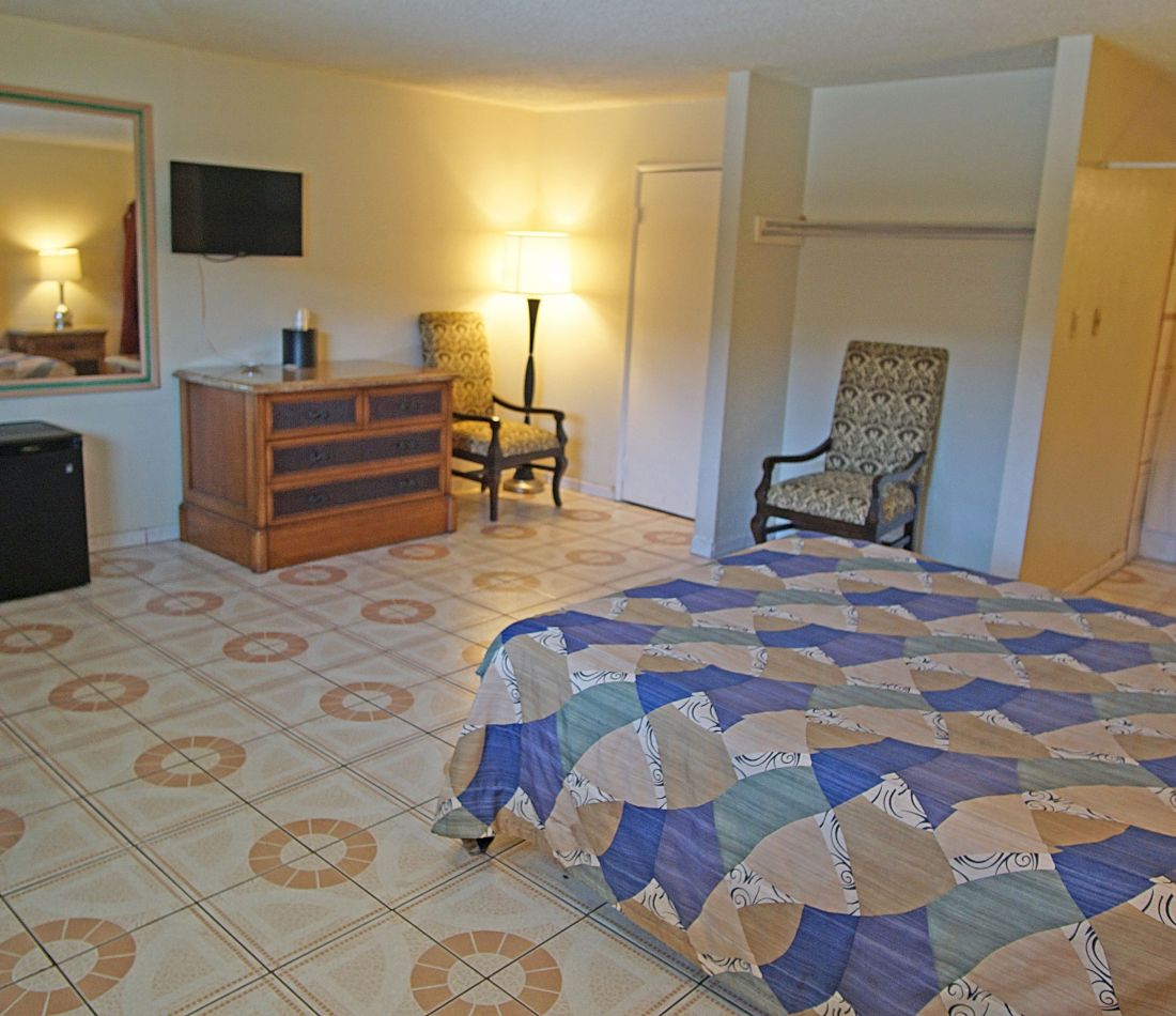 Los Angeles Inn & Suites — photo 60 of 60
