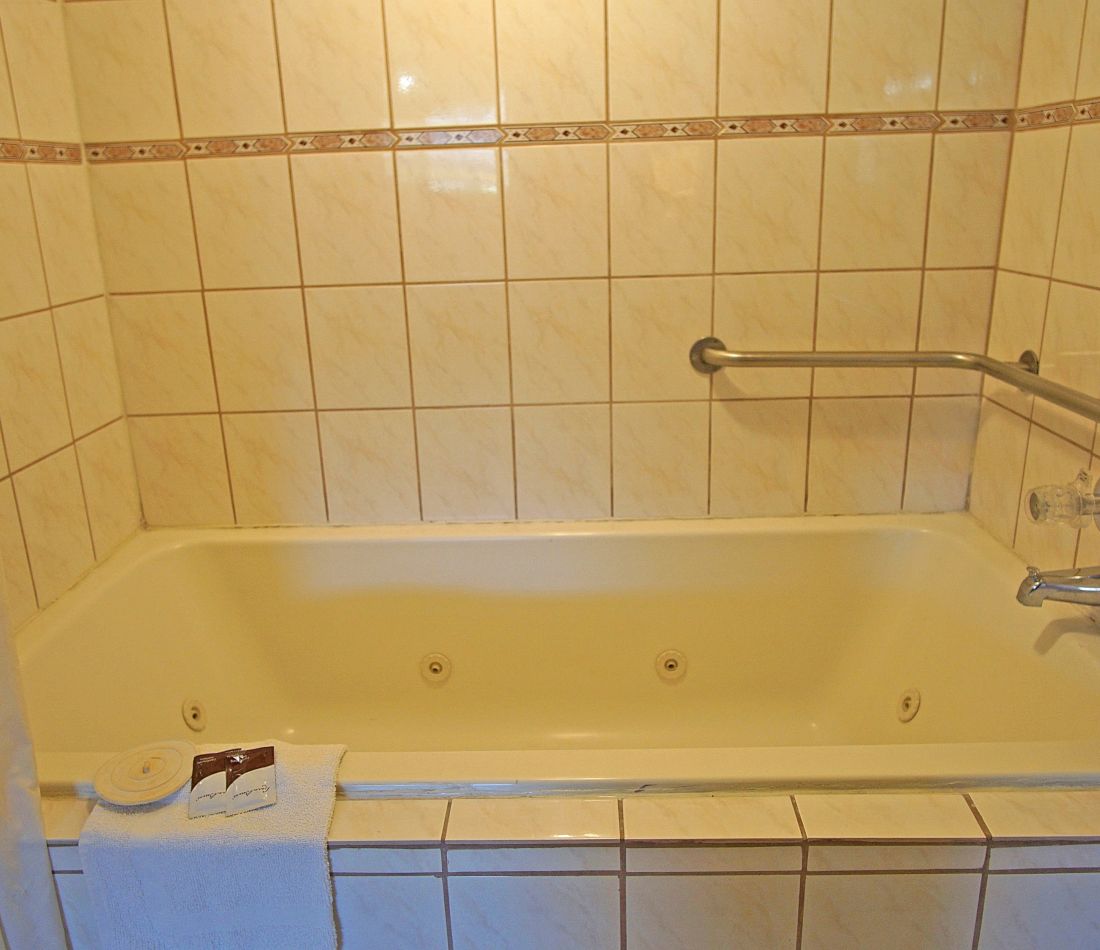 Los Angeles Inn & Suites — photo 33 of 60
