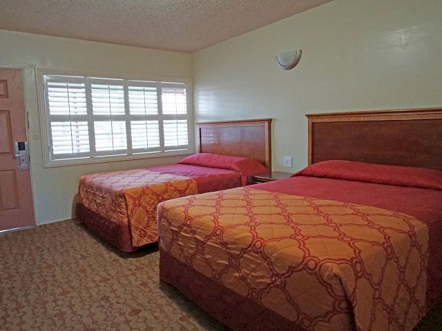 Los Angeles Inn & Suites — photo 57 of 60